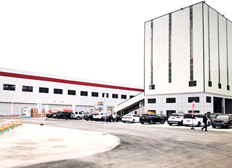 客戶考察瑞杰機械產(chǎn)品安裝現(xiàn)場！