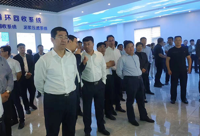 賈汪區(qū)區(qū)領(lǐng)導(dǎo)蒞臨瑞杰機(jī)械指導(dǎo)工作！